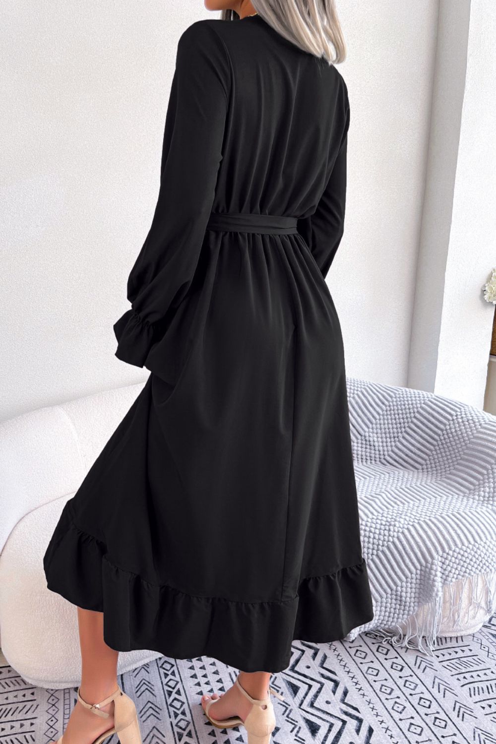 Contrast Belted Flounce Sleeve Dress