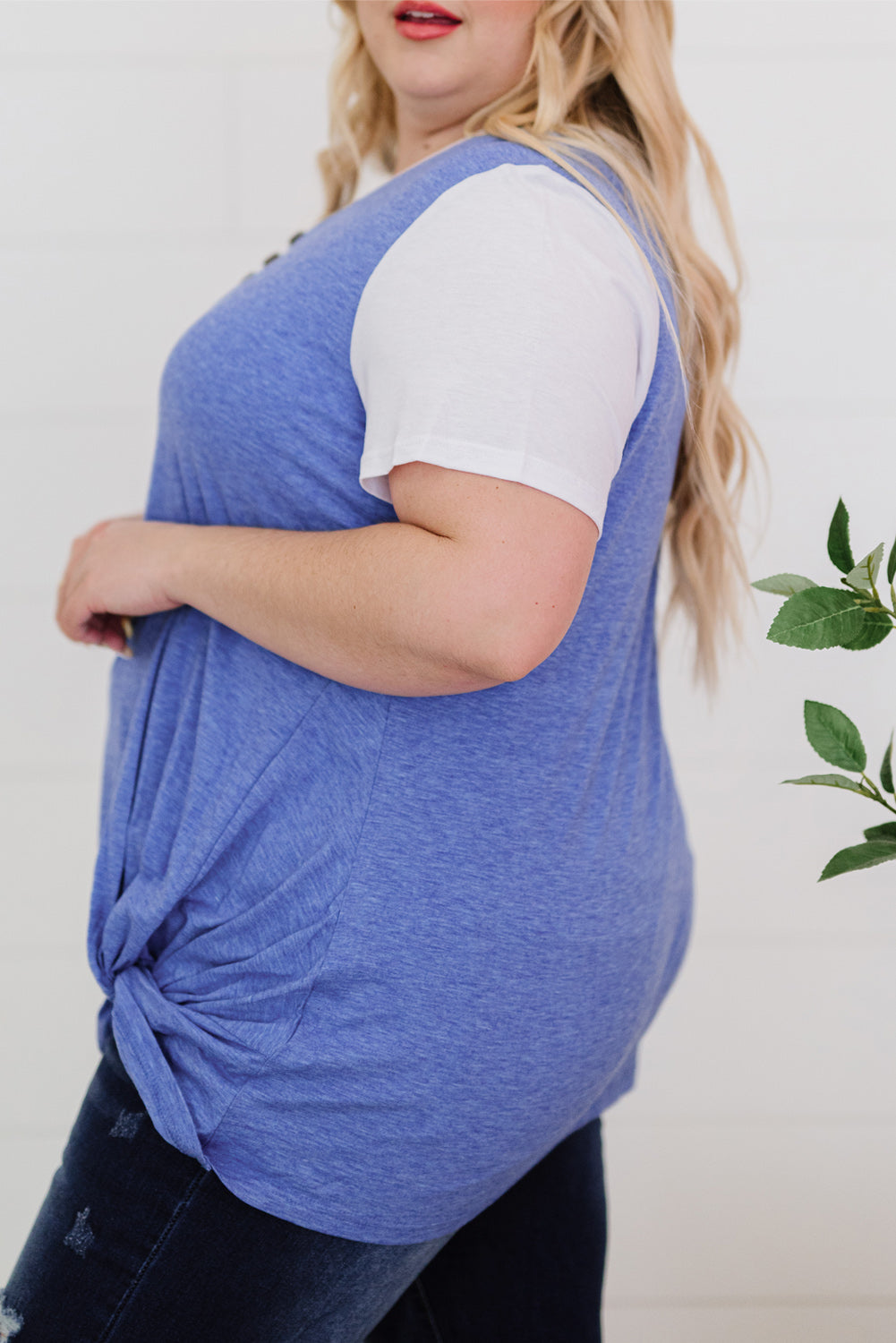 Plus Size Contrast Twisted Henley Tee